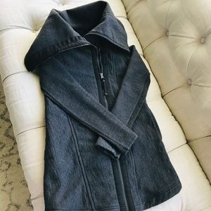 Lululemon sweater jacket size 2 - great gym coat!!
